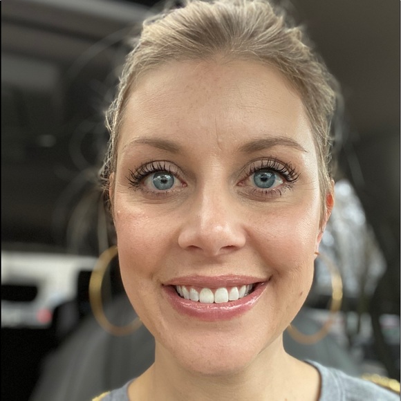 Meet your Posher, Anna - Picture 2 of 2